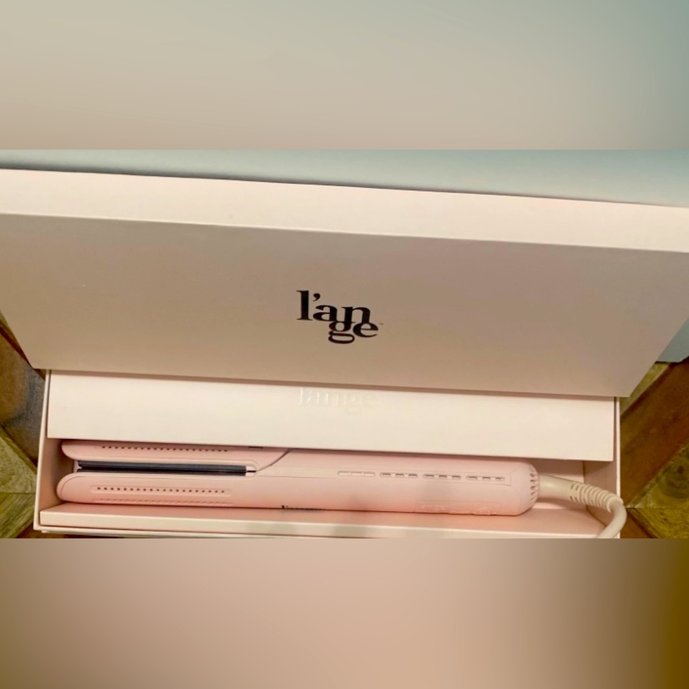 Le Duo 360° Airflow Titanium Styler. Good for: all hair types and lengths